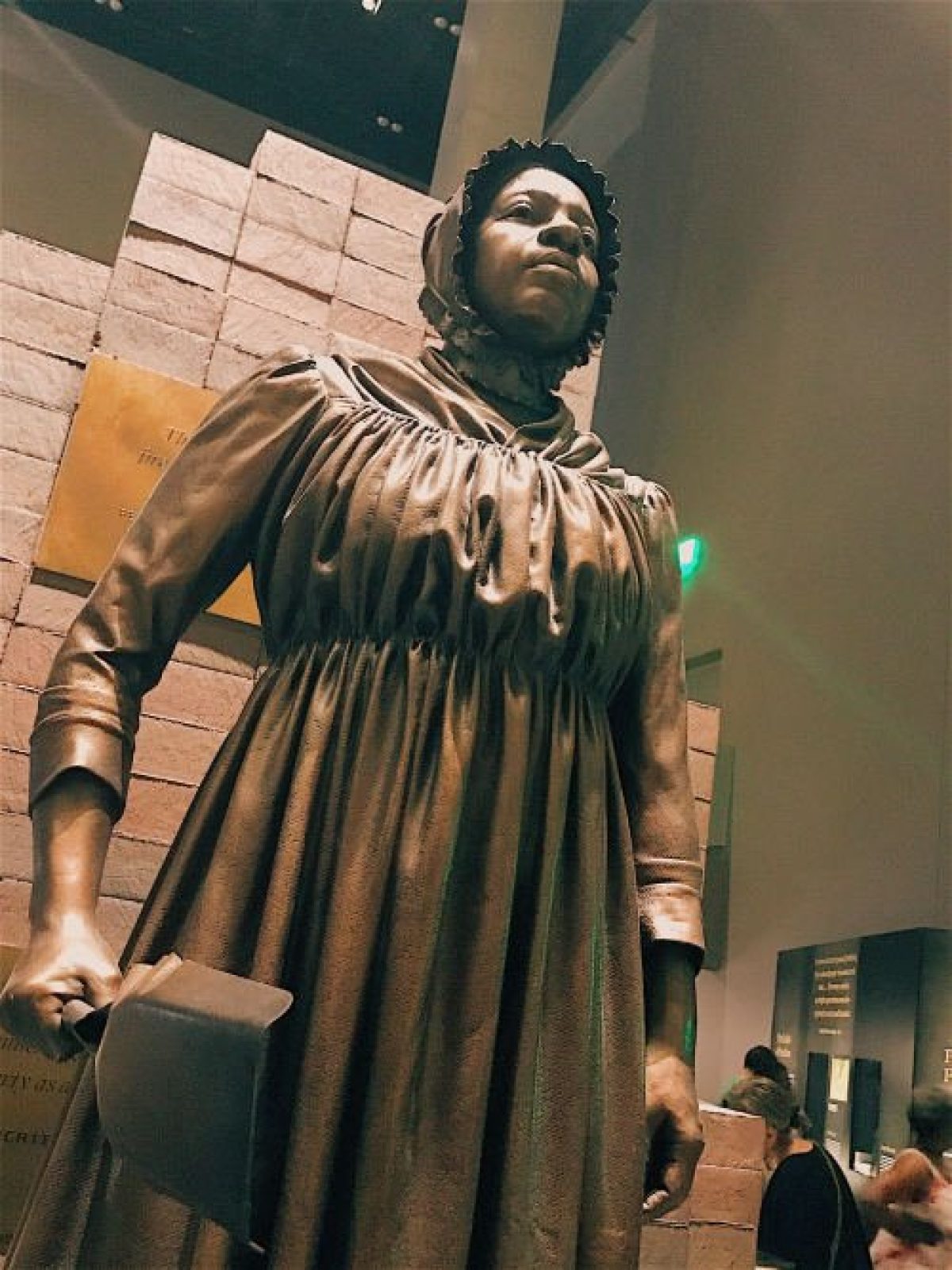 Mumbet statue